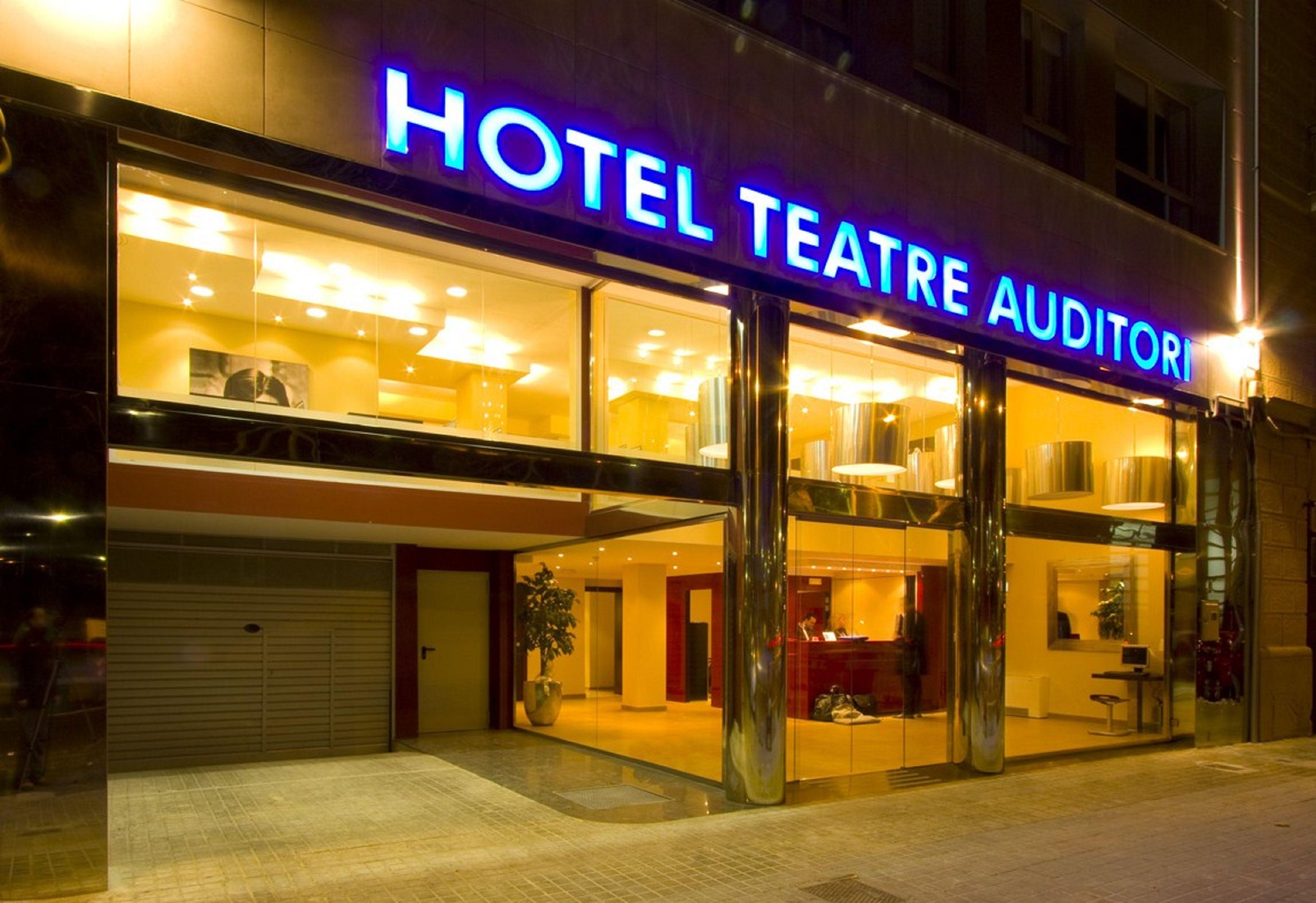 Sm Hotel Teatre Auditori — Photos 2
